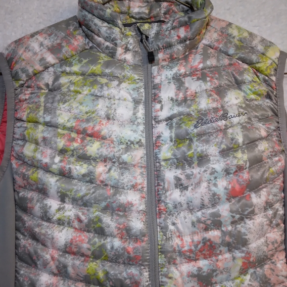 Eddie Bauer First Ascent Women's Down Puffer Vest- Small - Picture 2 of 5